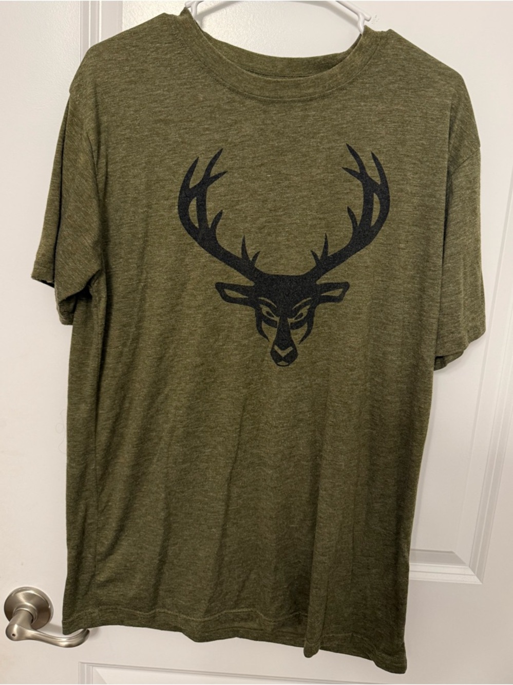BUCKEDUP Olive Green Deer Graphic Men's T-Shirt (Large)